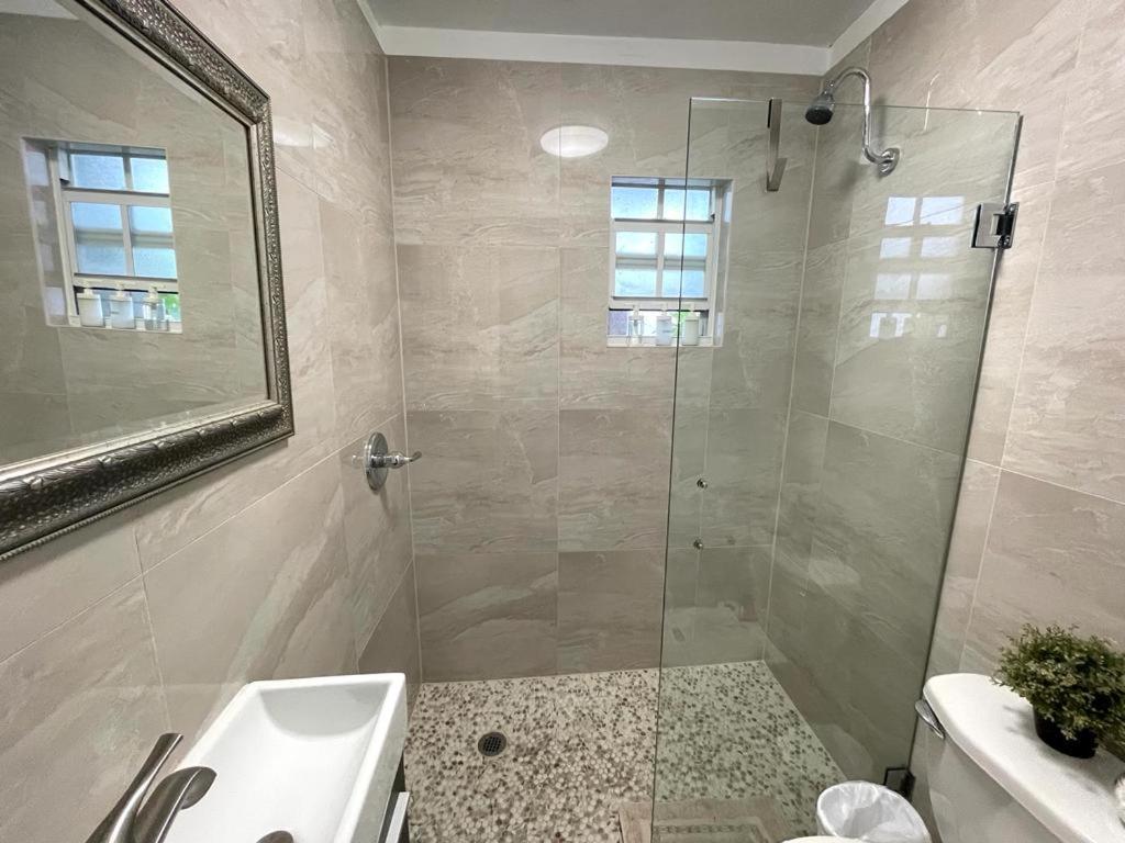 Cozy Room In The Heart Of Little Havana Miami Exterior foto